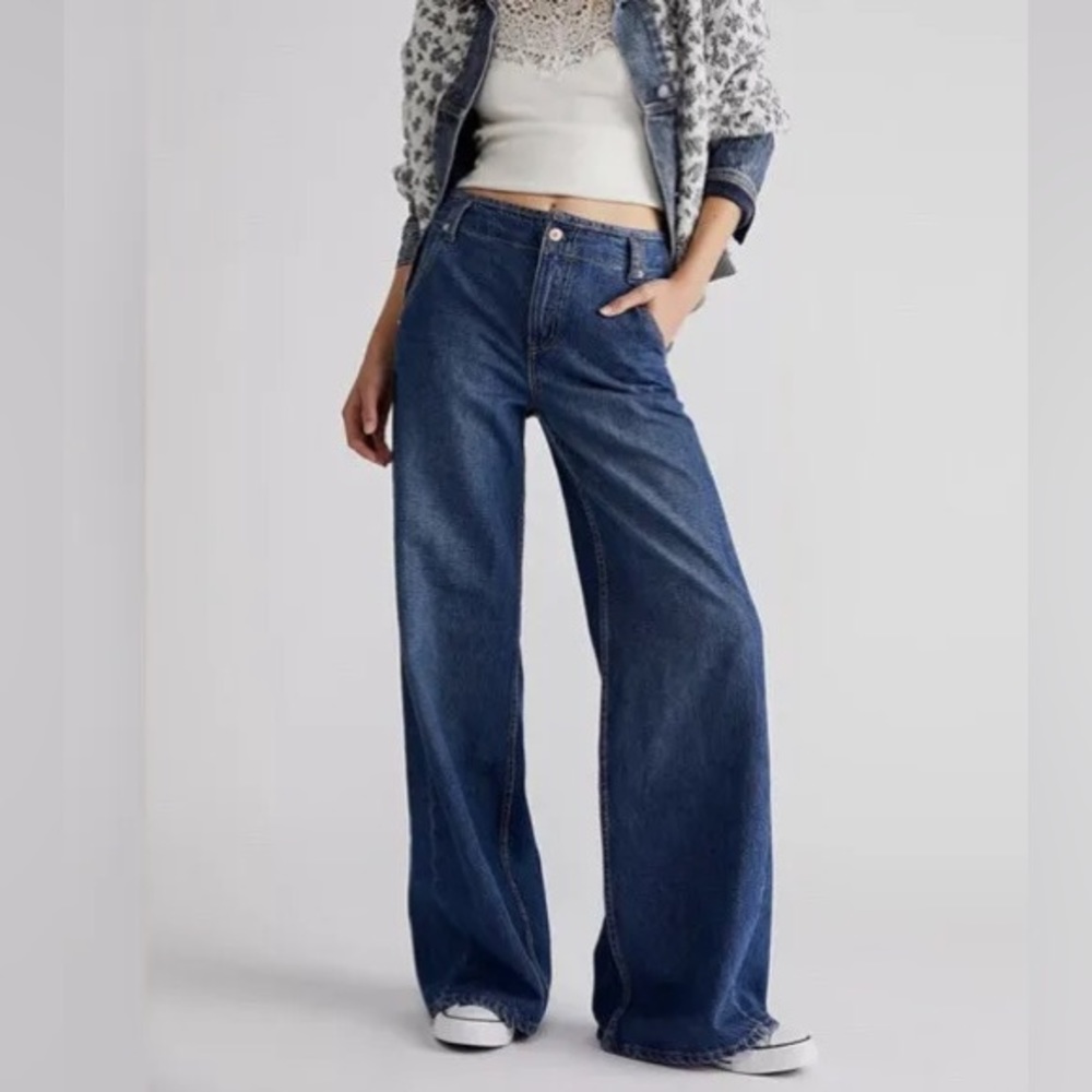 Free People Harlow Wide leg Jeans size 25 -blue like new